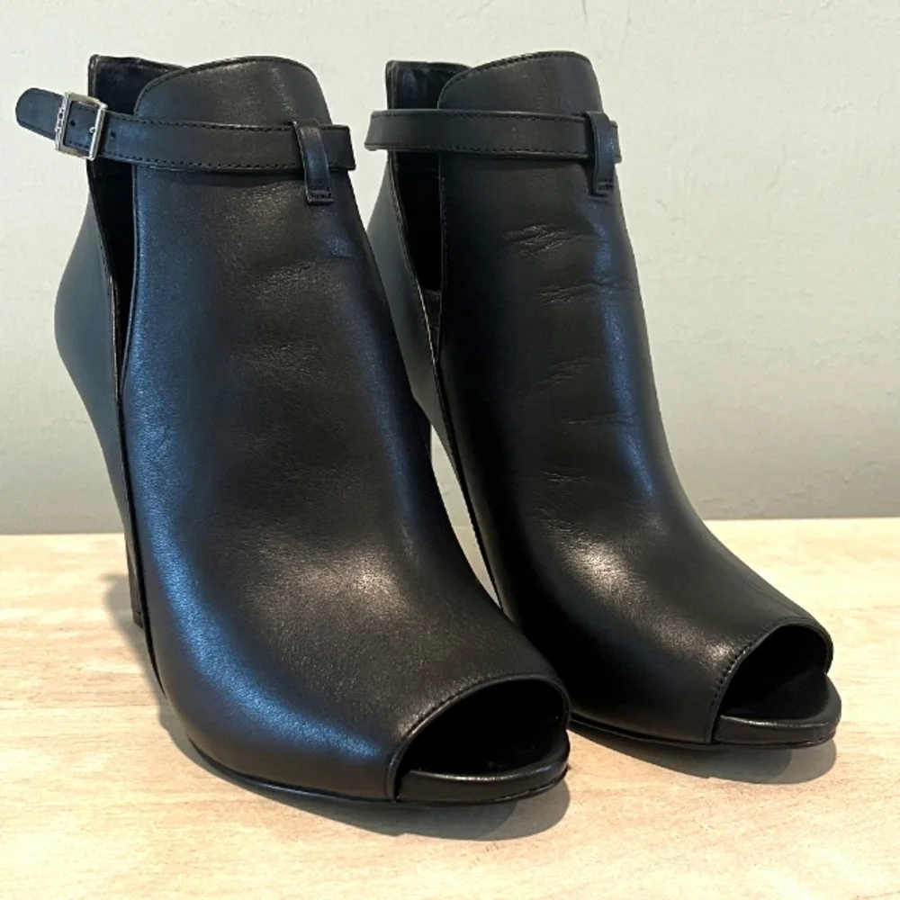 Michael Kors Lawson Black Leather Open Toe Boot  Size 7M   New Without B…‎
